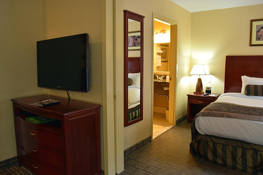 Wingate By Wyndham Manhattan Midtown Ню Йорк Екстериор снимка