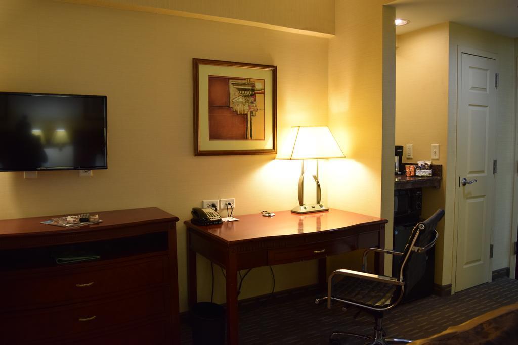 Wingate By Wyndham Manhattan Midtown Ню Йорк Екстериор снимка
