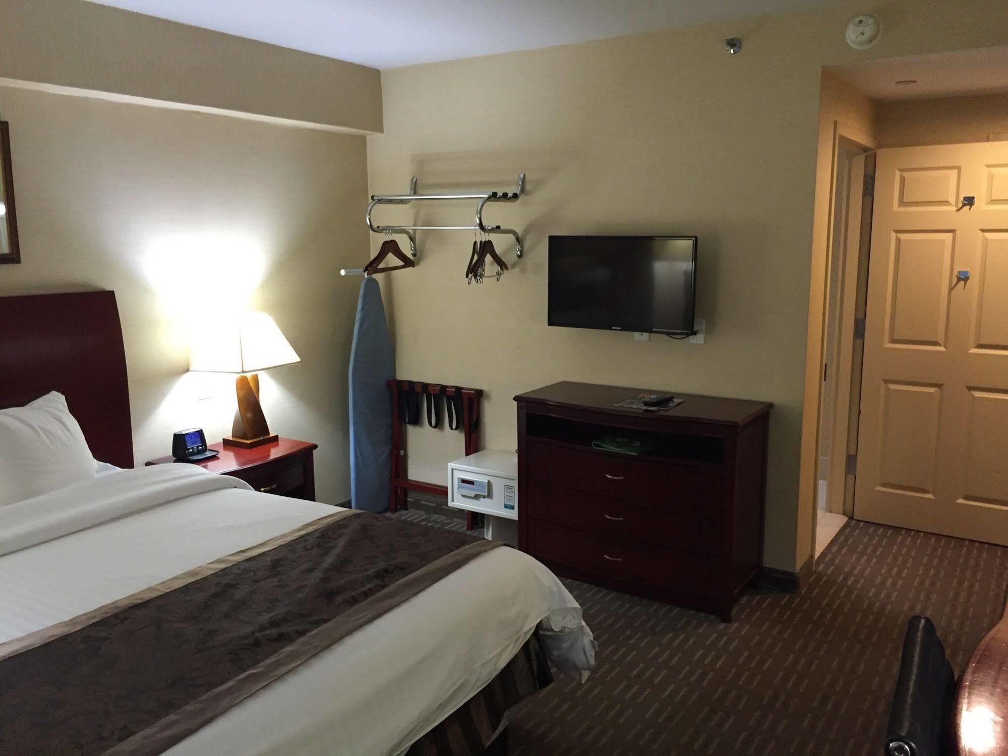 Wingate By Wyndham Manhattan Midtown Ню Йорк Екстериор снимка